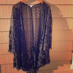 Size M black lace kimono